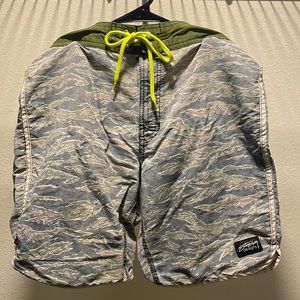 Stussy shorts medium green